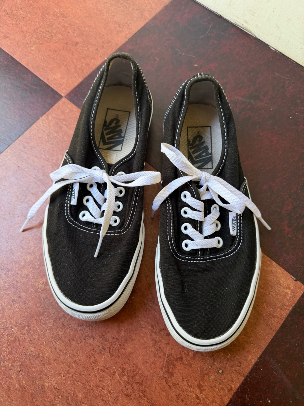 Vans authentic black classic lace up